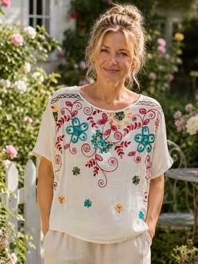 AZ Embroidered Floral Boho Top L/XL NWT